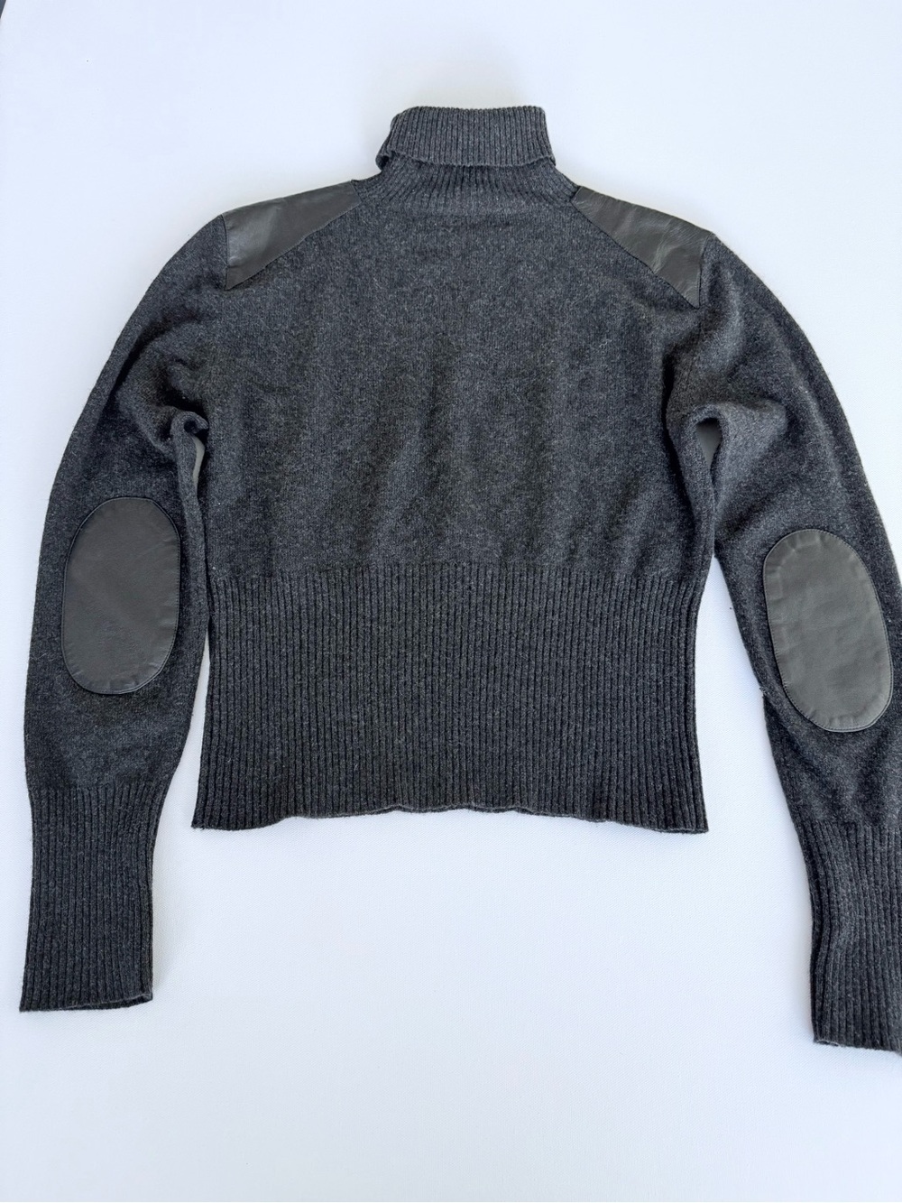 Searle 100% Cashmere Turtleneck Leather Patch Dark Academia Sweater Sz L - Picture 5 of 5